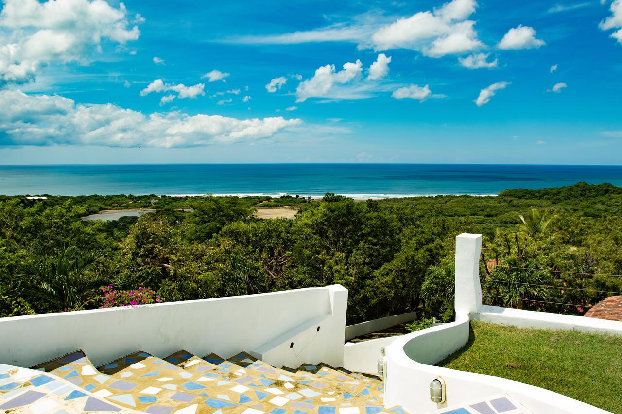 Two Brothers Surf Resort Tola Exterior photo
