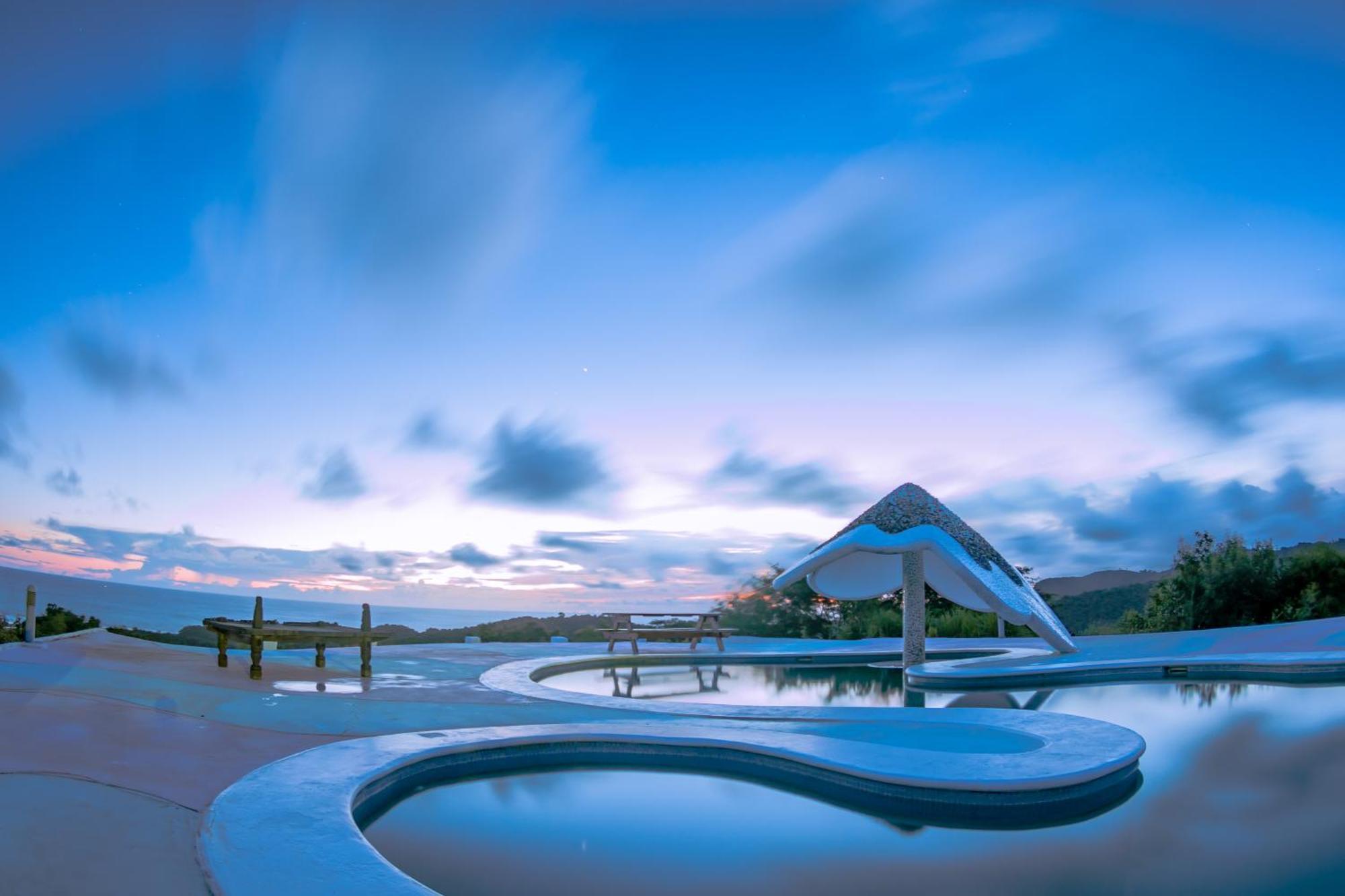 Two Brothers Surf Resort Tola Exterior photo