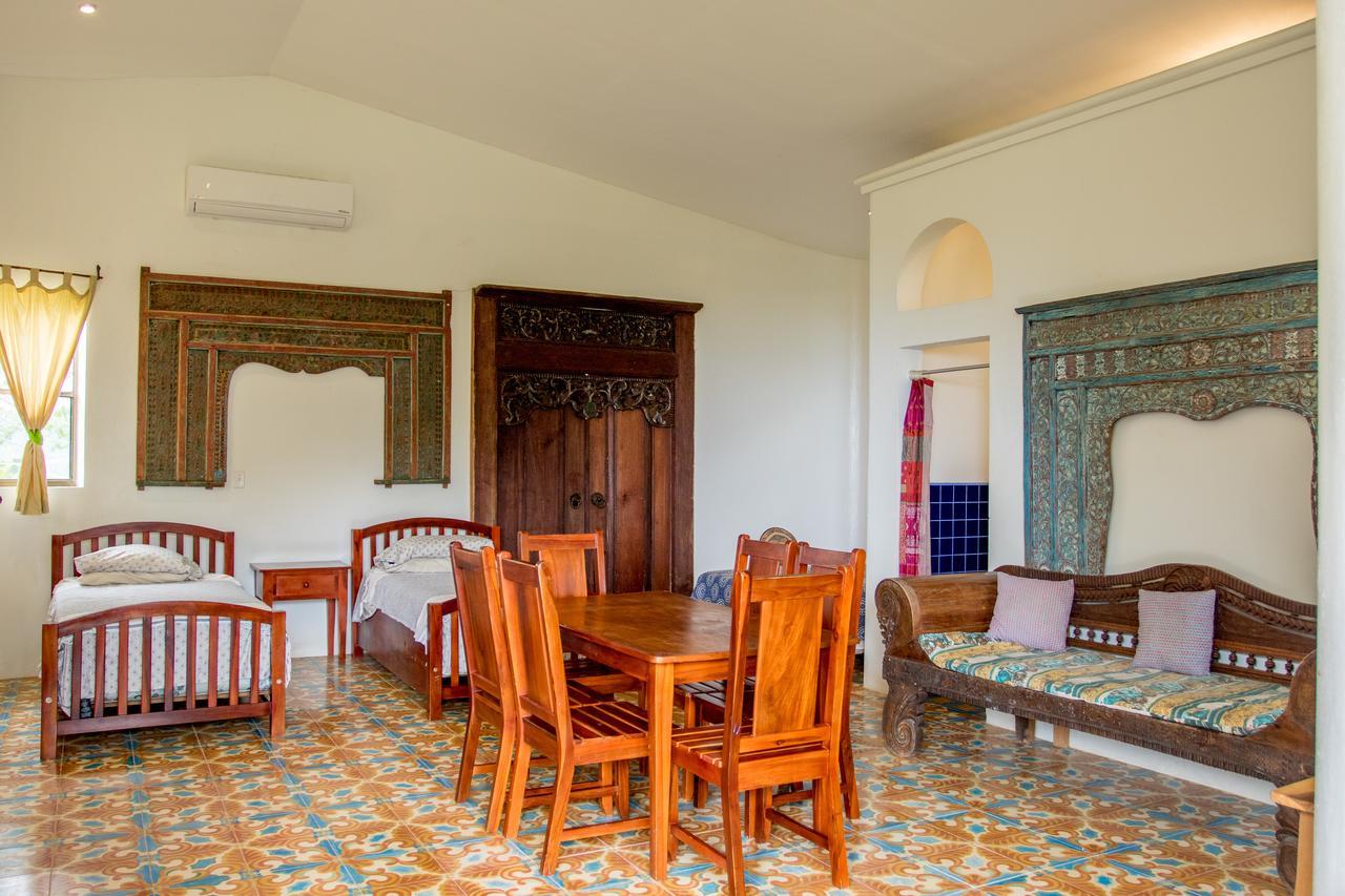 Two Brothers Surf Resort Tola Exterior photo
