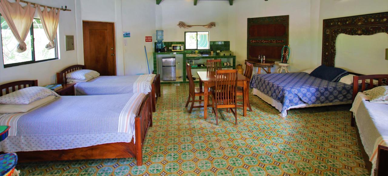 Two Brothers Surf Resort Tola Exterior photo